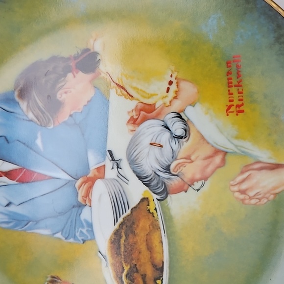 The Norman Rockwell Museum Giving Thanks American Family Series Porcelain Plate - Picture 3 of 7